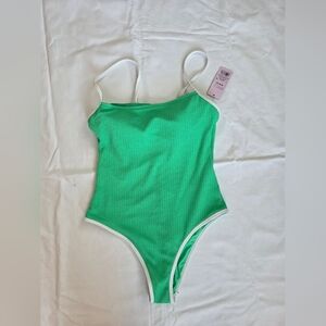 WILD FABLE GREEN ONE PIECE SWIMSUIT, SIZE M, NEW